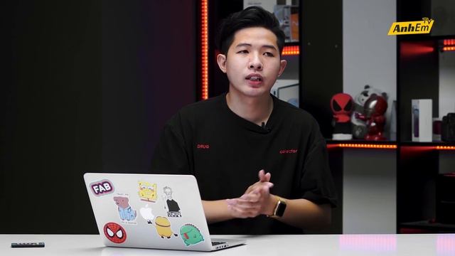 SHOCK!!! HÀNG LOẠT iPHONE BỊ KHOÁ iCLOUD THÀNH CỤC GẠCH??? смотреть онлайн