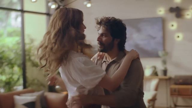 Introducing the Fossil Automatic Collection with Kriti Sanon and Varun Dhawan! смотреть онлайн