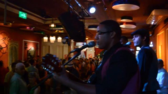 CAMA DE VOZ canta Adoniran Barbosa смотреть онлайн