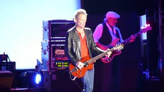 FLEETWOOD MAC - I'm so afraid (Live in Paris FR - Oct 17, 2009) смотреть онлайн