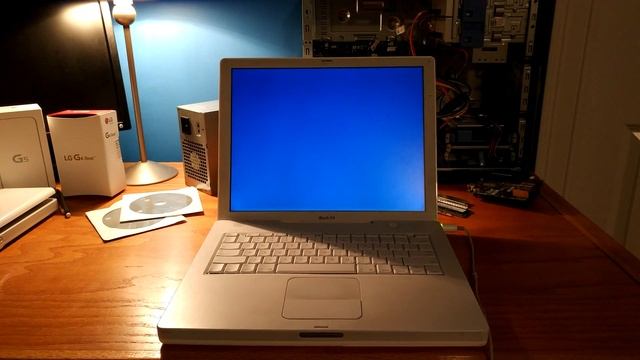 [4K] Mac OS X Leopard first boot on iBook G4 смотреть онлайн