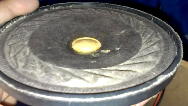 Very Old Speaker HD смотреть онлайн