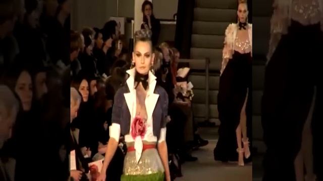 Défilé Christian Lacroix смотреть онлайн