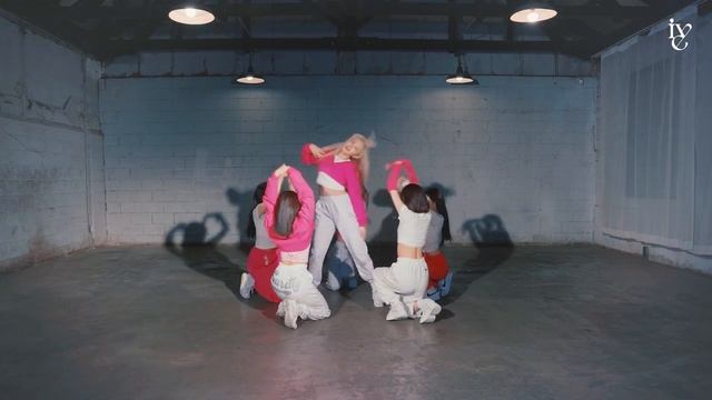 📹 IVE 아이브 'LOVE DIVE' DANCE PRACTICE смотреть онлайн