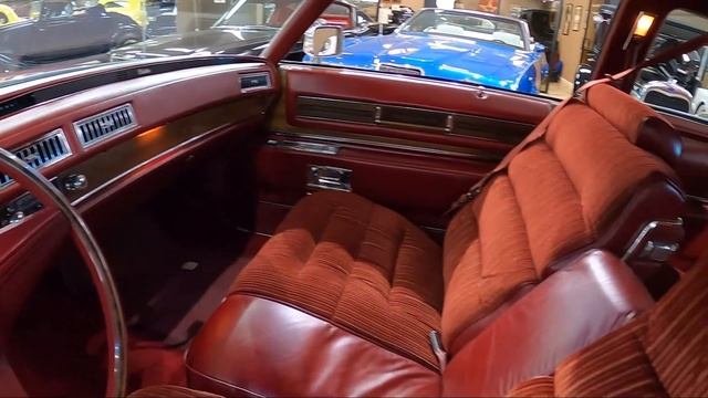 1975 Cadillac Coupe DeVille смотреть онлайн