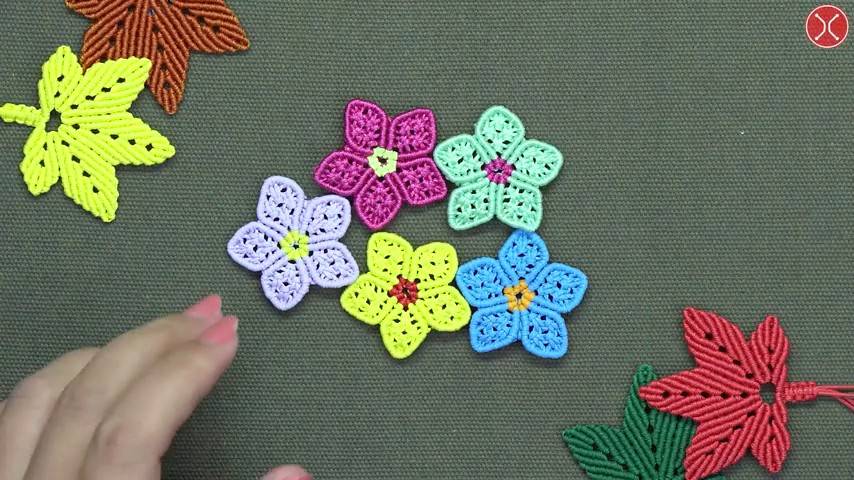 Macrame tutorial ｜ DIY BEAUTIFUL MACRAME FLOWERS EASY ｜ Macrame Flower Keychain & Earrings смотреть онлайн
