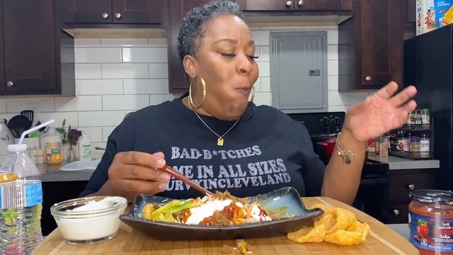 Sweet Heat Pork Skin Loaded Nachos 🌮 #tacotuesday #ketoliciousness #nacho #keto смотреть онлайн