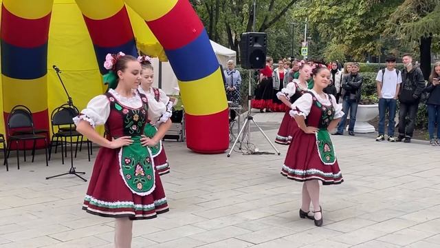 Торжественное открытие сквера «Чехова» в Люблине (День города 2021) смотреть онлайн