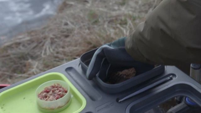 Feeder V Silném Větru