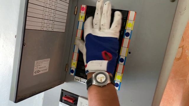 2 kabel dalam 1 MCB? Okay ke bacaan voltage bila looping macam ni? смотреть онлайн