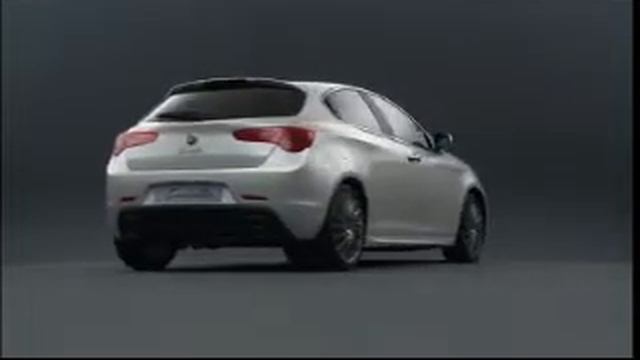 Fiat500USA- Alfa Romeo Giulietta- Exterior Shots смотреть онлайн
