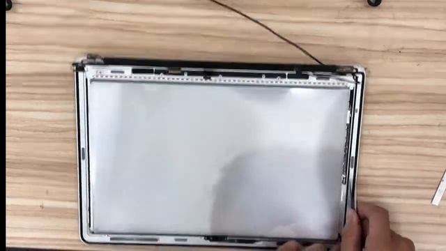 Hướng dẫn thay màn hình Mac Air 2017 ngay tại cửa hàng смотреть онлайн