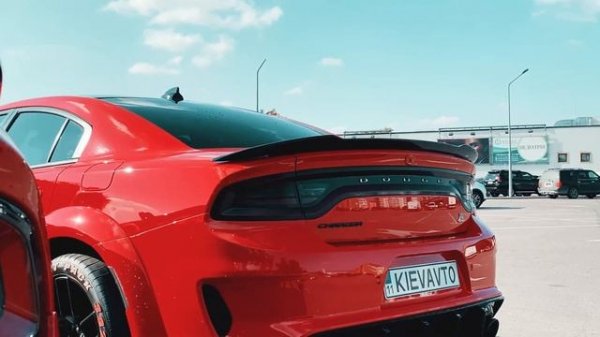 Dodge Charger 6.4 and 5.7 HEMI