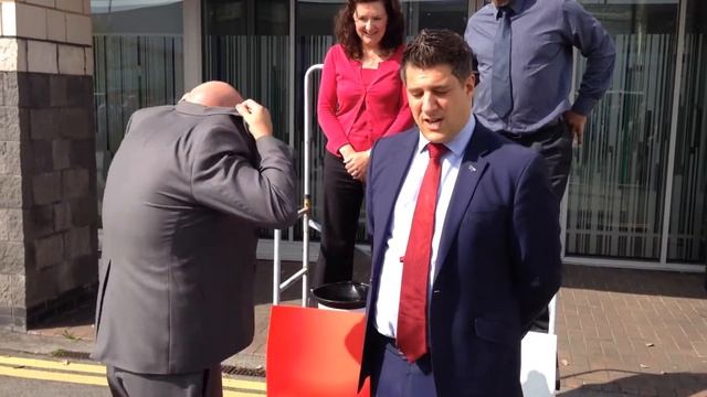Paul Bentley & Gavin Ruddick | Ice Bucket Challenge смотреть онлайн
