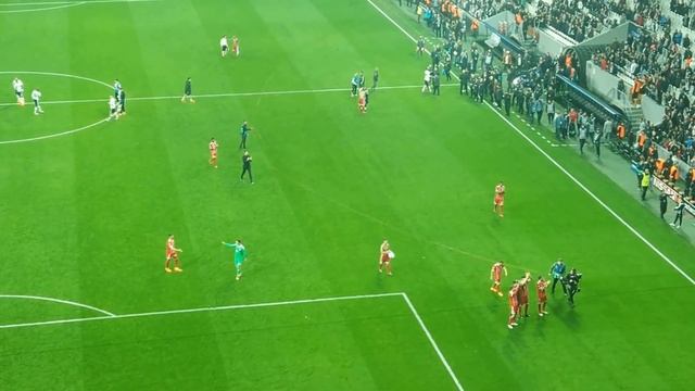 Beşiktaş v Bayern Münih Maç Sonu Muhteşem Anlar | Quaresma ile Üçlü | Bayern, Taraftarı Alkışlıyor смотреть онлайн