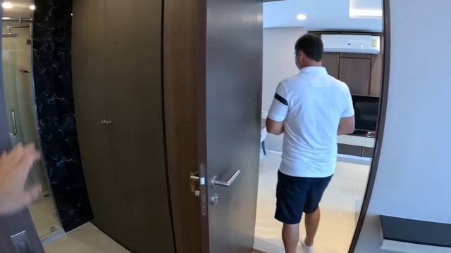 НАС СДУЛО В МОРЕ - пляж Май Кхао Таиланд 2024. ВОТ ЭТО МЫ ЗАСЕЛИЛИСЬ. Пляж Сурин и обзор комплекса смотреть онлайн