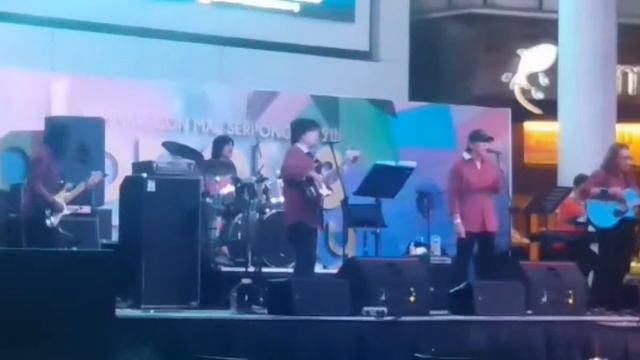 Cherry red live beegees смотреть онлайн