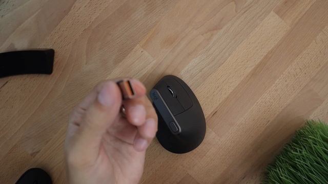 Which Ergonomic Mouse is best? Logitech MX Vertical vs Anker Vertical смотреть онлайн