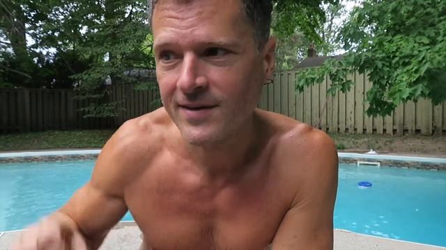 past presents future house husband: clean with me bedding pool windows & inexpensive healthy carbs смотреть онлайн