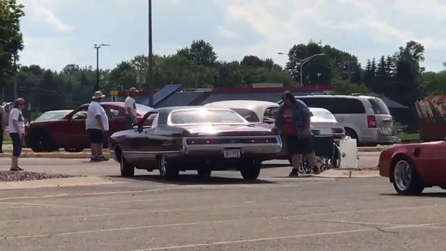1971 Chrysler New Yorker leaving car show pt.4 смотреть онлайн