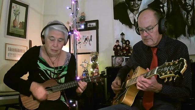 White Christmas (Irving Berlin - 1941) & Last Christmas (George Michael - 1984) (groupe Wham) - смотреть онлайн