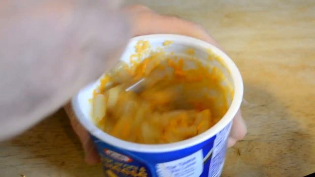 Kraft Easy Mac Original Flavor Mac And Cheese Snack Pack Review смотреть онлайн