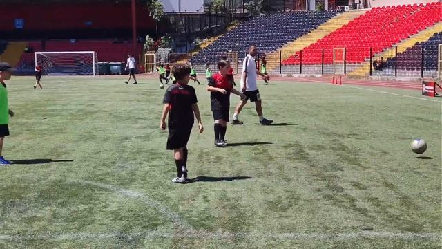 EFENİN İLK FUTBOL MAÇI !! TUBİ İLE EMİR ÇOK HEYECANLI ! смотреть онлайн