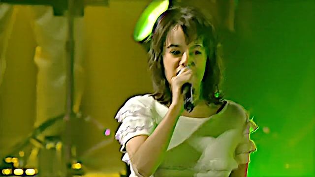 Alizée - Toc De Mac 2K 60 FPS (Alizée en Concert 2004) смотреть онлайн