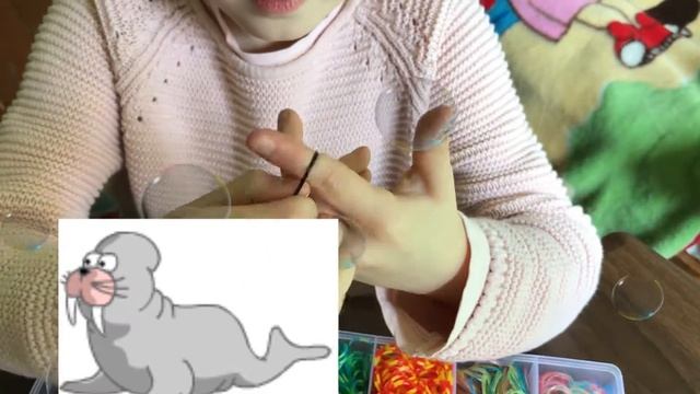 Как сделать браслет из резинок для брелка. Як зробити браслет з резинок для брелка. смотреть онлайн