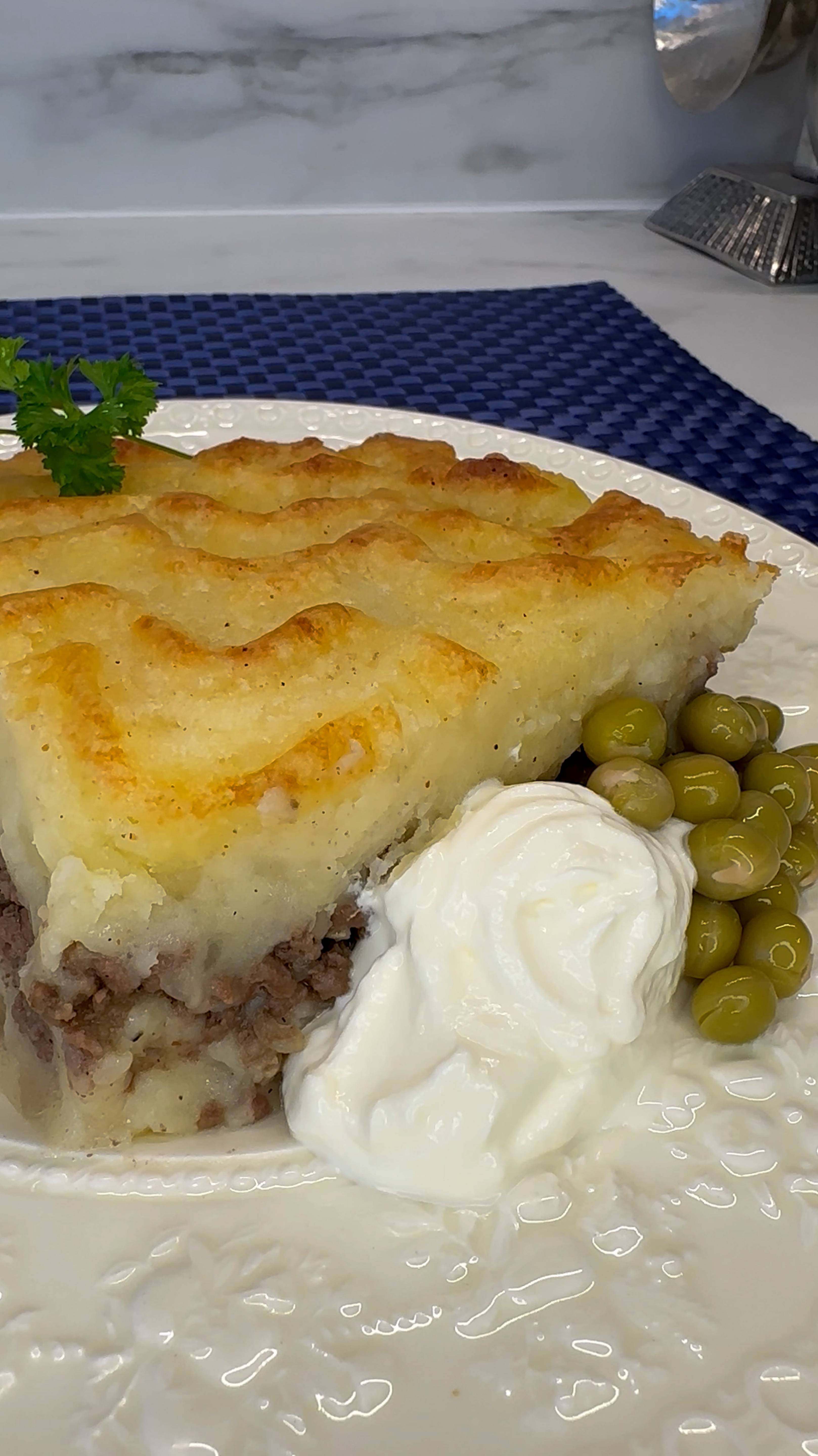 👨🍳🥧 Рецепт домашнего пастушьего пирога с фаршем, картофелем и луком. 🍲🍽️