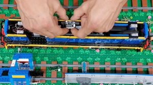 ОБЗОР ТЕПЛОВОЗА ТЭМ2 ИЗ ЛЕГО / overview of the TEM2 diesel locomotive from lego