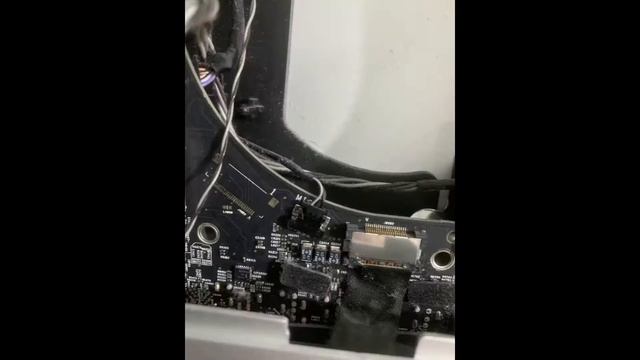 iMac 27" mid-2011 LM270WQ1 used as secondary HDMI screen смотреть онлайн