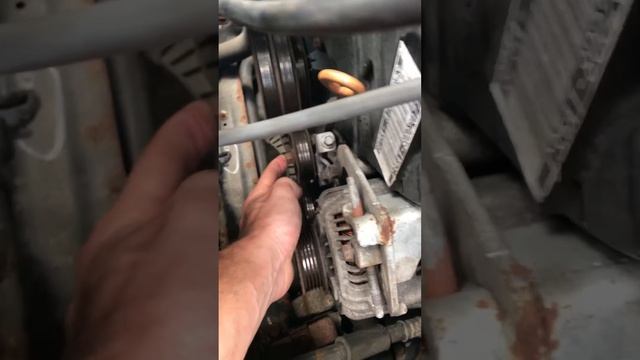 2003 Acura RL drive belt replacement (HOW TO) смотреть онлайн