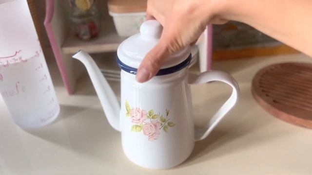 可愛いホーローのキッチン雑貨 смотреть онлайн