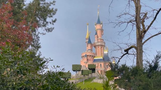 PARIS VLOG 🇫🇷 | eiffel tower, louvre, disneyland paris, cafe hopping, celebrating our 20's смотреть онлайн