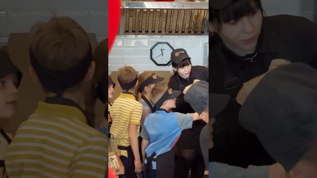 Приготовление пиццы. Мастер-класс для детей #чикагопицца #пиццериябарнаул