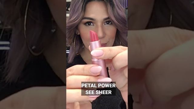 MAC PETAL POWER LIPS SWATCHING смотреть онлайн