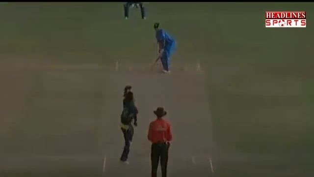 MS Dhoni ने जब आखिरी ओवर में जिताया हारा हुआ मैच | Headlines Sports смотреть онлайн