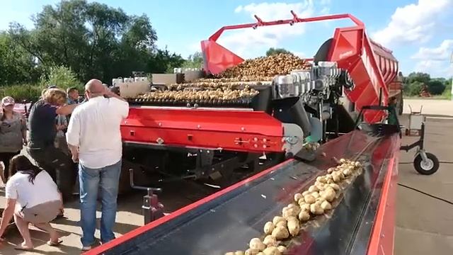 DokaGene Работа сортировочного бункера Miedema MH 242. смотреть онлайн