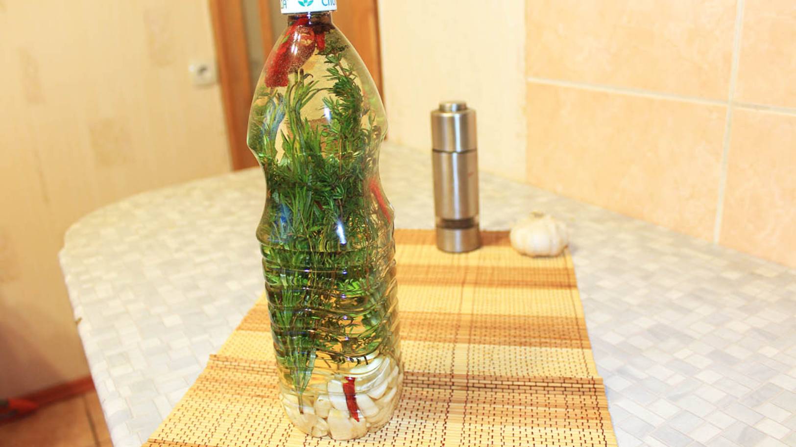 Ароматное масло. Масло с травами и чесноком холодным способом. смотреть онлайн