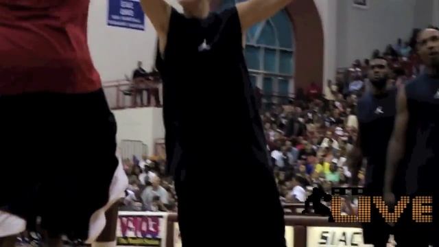 AND1 Live Streetballer: Hot Sauce VS Justin Bieber смотреть онлайн