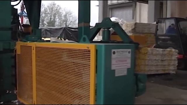 Recycling paper baler MAC 102 waste paper sorting Ahlstrom смотреть онлайн