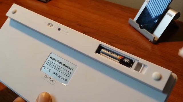 Review: iClever Wireless Bluetooth Keyboard for Smartphones, Tablets, and PC | GeekHelpingHand смотреть онлайн