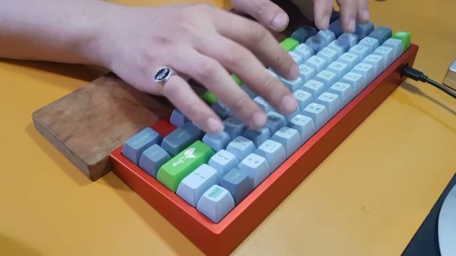 S58M | Cherry Retooled Black switch | Soundtest | DBMK смотреть онлайн