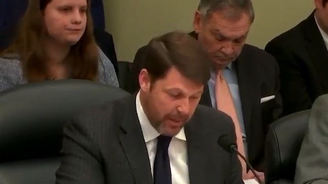 GOP Lawmaker Decries Biden’s ‘Reckless’ Spending':'We Can Wave Goodbye To America’s Competitiveness смотреть онлайн