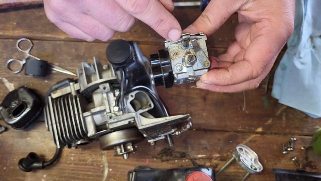 Homelite Chainsaw - Will it Run and do the Chop-Chop?? смотреть онлайн