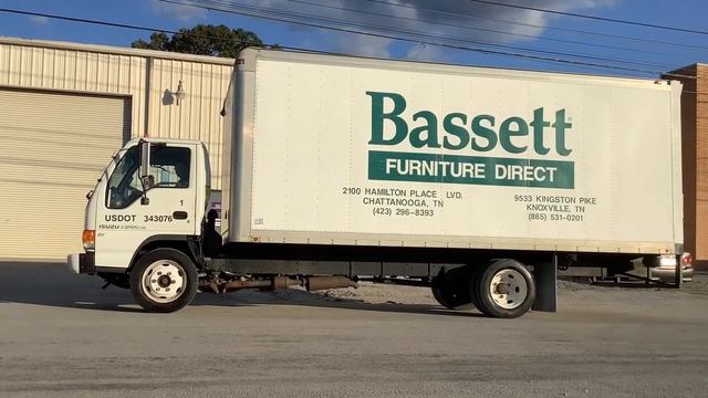 2005 Isuzu NPR HD Box Truck смотреть онлайн