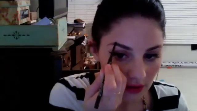 How to: fill in your eyebrows смотреть онлайн
