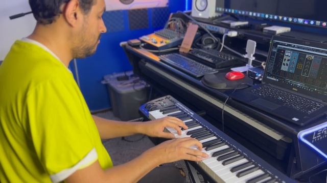 Audiolounge KEYAFFAIR 4 Dan Velasquez plays the L'Affair Mix Rack смотреть онлайн