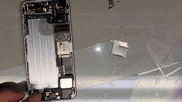 iPhone SE Disassembly Battery Replacement Repair смотреть онлайн